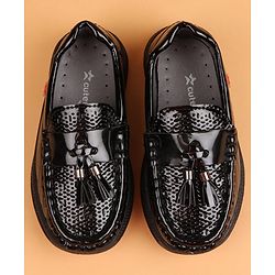 Cute Walk by Babyhug Slip On Oxford Shoes With Applique - Black
