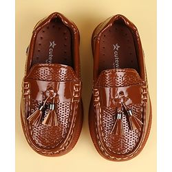 Cute Walk by Babyhug Slip On Oxford Shoes With Applique - Black