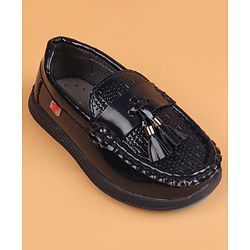 Cute Walk by Babyhug Slip On Oxford Shoes With Applique - Black