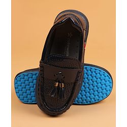 Cute Walk by Babyhug Slip On Oxford Shoes With Applique - Black