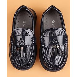 Cute Walk by Babyhug Slip On Oxford Shoes With Applique - Black