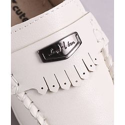 Cute Walk by Babyhug Solid Slip on Loafers With Applique - White
