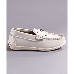 Cute Walk by Babyhug Solid Slip on Loafers With Applique - White
