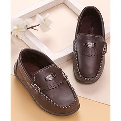 Cute Walk by Babyhug Solid Slip on Loafers With Applique - White