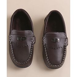 Cute Walk by Babyhug Solid Slip on Loafers With Applique - White