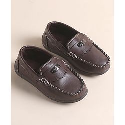 Cute Walk by Babyhug Solid Slip on Loafers With Applique - White