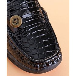 Cute Walk by Babyhug Loafer With Textured Design & Button Applique - Black