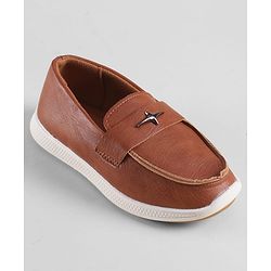 Cute Walk by Babyhug Solid Color Loafers with 3D Applique - Brown