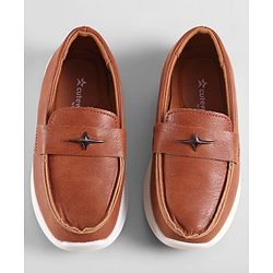 Cute Walk by Babyhug Solid Color Loafers with 3D Applique - Brown