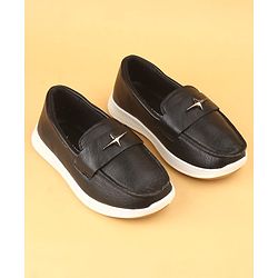 Cute Walk by Babyhug Solid Color Loafers with 3D Applique - Brown