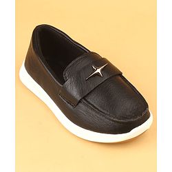 Cute Walk by Babyhug Solid Color Loafers with 3D Applique - Brown