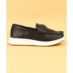 Cute Walk by Babyhug Solid Color Loafers with 3D Applique - Brown