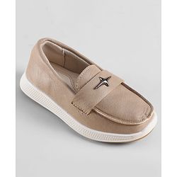 Cute Walk by Babyhug Solid Color Loafers with 3D Applique - Brown