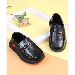 Cute Walk by Babyhug Slip On Solid Loafers - Brown