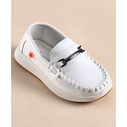 Cute Walk by Babyhug Solid Color Loafers with 3D Applique - Brown