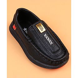 Cute Walk by Babyhug Slip On Solid Loafers - Brown