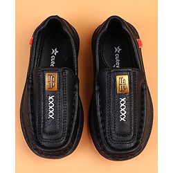Cute Walk by Babyhug Slip On Solid Loafers - Brown