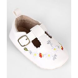 Cute Walk by Babyhug Velcro Closure Booties with Embroidery - Pink