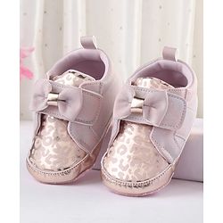 Cute Walk by Babyhug Booties With Velcro Closure & Bow Applique - Pink