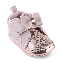 Cute Walk by Babyhug Booties With Velcro Closure & Bow Applique - Pink