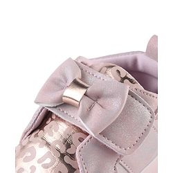 Cute Walk by Babyhug Booties With Velcro Closure & Bow Applique - Pink
