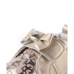Cute Walk by Babyhug Booties With Velcro Closure & Bow Applique - Pink