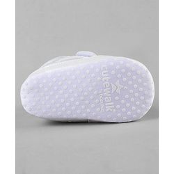 Cute Walk by Babyhug Booties With Velcro Closure & Bow Applique - Pink