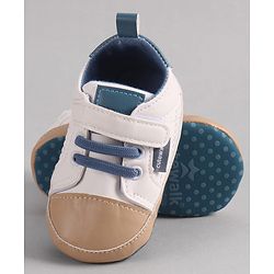 Cute Walk by Babyhug Velcro Closure Booties - Blue