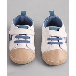 Cute Walk by Babyhug Velcro Closure Booties - Blue