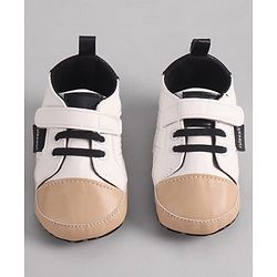 Cute Walk by Babyhug Velcro Closure Booties - Blue