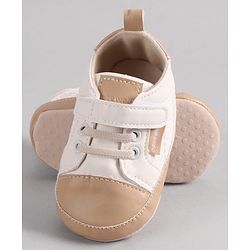 Cute Walk by Babyhug Velcro Closure Booties - Blue