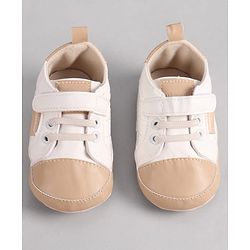 Cute Walk by Babyhug Velcro Closure Booties - Blue