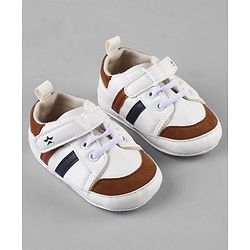 Cute Walk by Babyhug Solid Booties With Velcro Closure - White