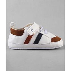Cute Walk by Babyhug Solid Booties With Velcro Closure - White