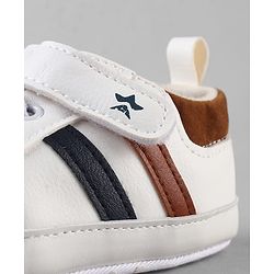 Cute Walk by Babyhug Solid Booties With Velcro Closure - White