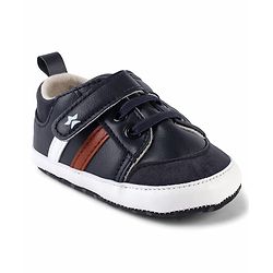 Cute Walk by Babyhug Solid Booties With Velcro Closure - White