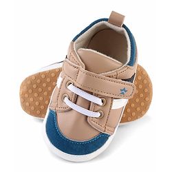 Cute Walk by Babyhug Solid Booties With Velcro Closure - White