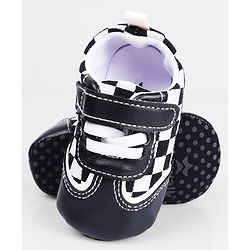Cute Walk by Babyhug Booties With Velcro Closure & Checks Print - Brown