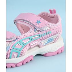 Cute Walk by Babyhug Sandals with Velcro Closure & Star Design - Pink