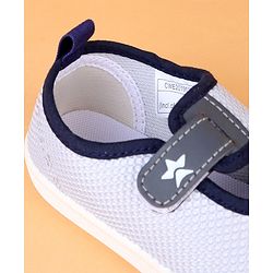 Cute Walk by Babyhug Velcro Closure Solid Casual Shoes - Grey