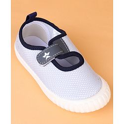 Cute Walk by Babyhug Velcro Closure Solid Casual Shoes - Grey