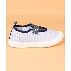 Cute Walk by Babyhug Velcro Closure Solid Casual Shoes - Grey