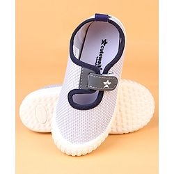 Cute Walk by Babyhug Velcro Closure Solid Casual Shoes - Grey
