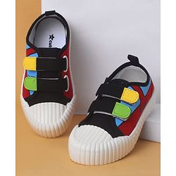 Cute Walk by Babyhug Casual Shoes with Velcro Closure And  Color Block Detailing - Black & Yellow