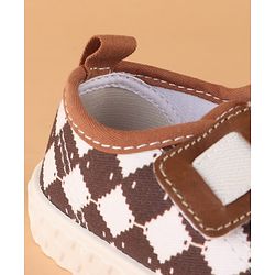Cute Walk by Babyhug Canvas Velcro Closure Casual Shoes With Checks Design - Brown