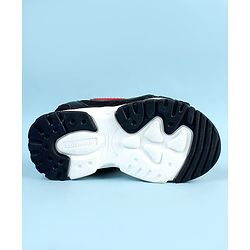 Cute Walk by Babyhug Sandals with Velcro Closure - Black