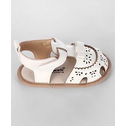 Cute Walk by Babyhug Velcro Closure Solid Booties - Pink