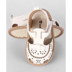 Cute Walk by Babyhug Velcro Closure Solid Booties - Pink