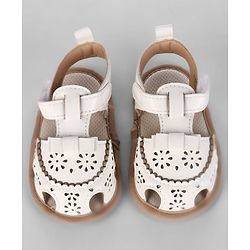 Cute Walk by Babyhug Velcro Closure Solid Booties - Pink