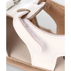 Cute Walk by Babyhug Velcro Closure Solid Booties - Pink